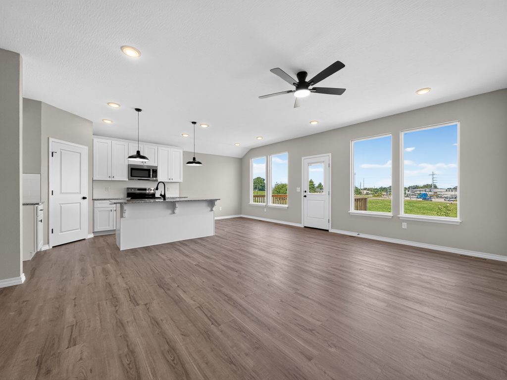1343 N Maxine