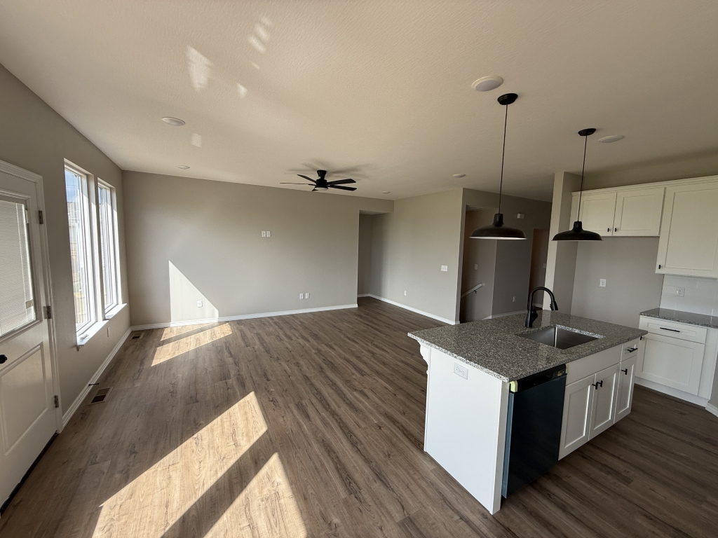 1343 N Maxine