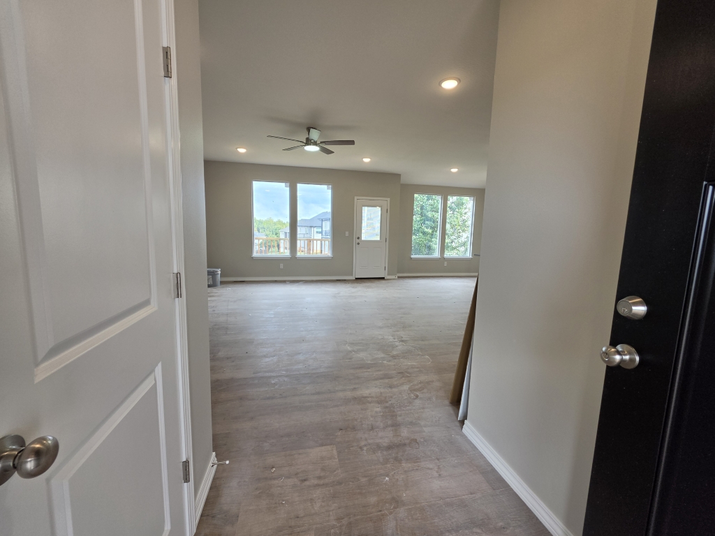 2607 W Summerset