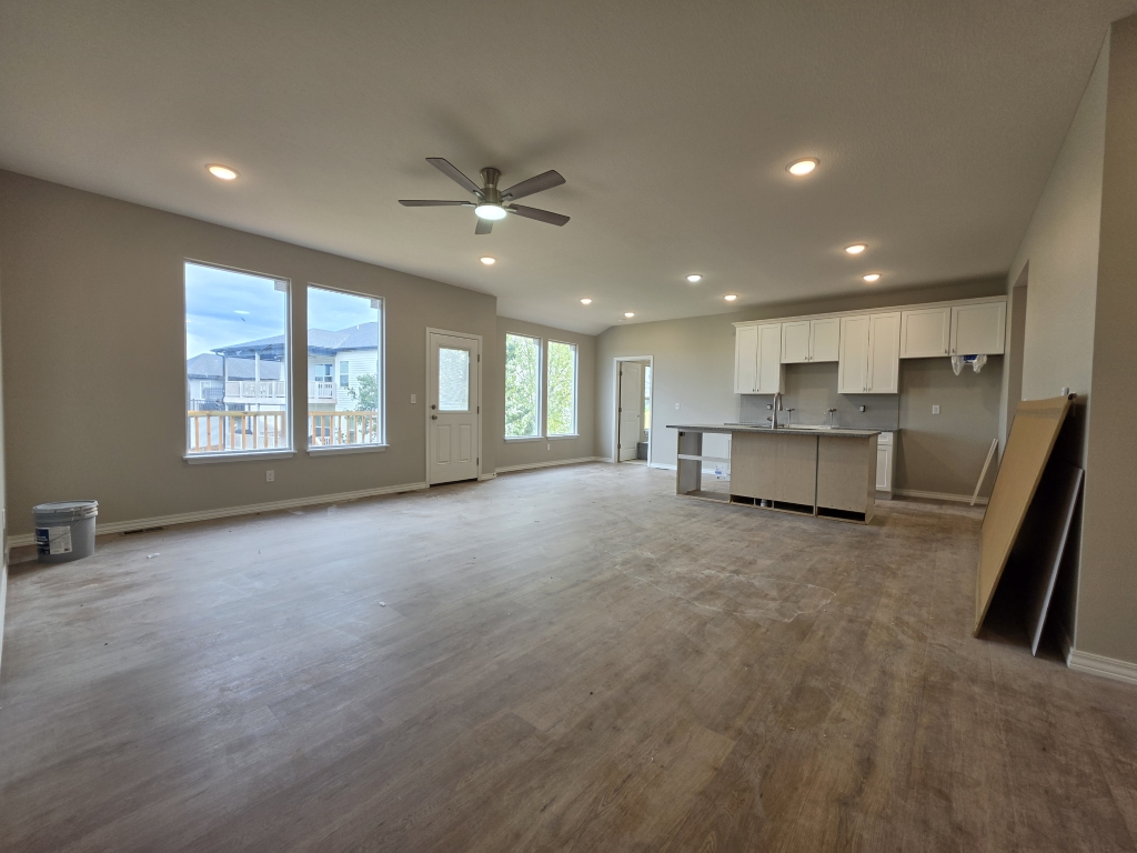 2607 W Summerset