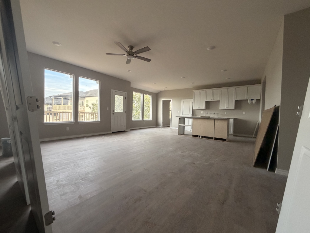 2607 W Summerset