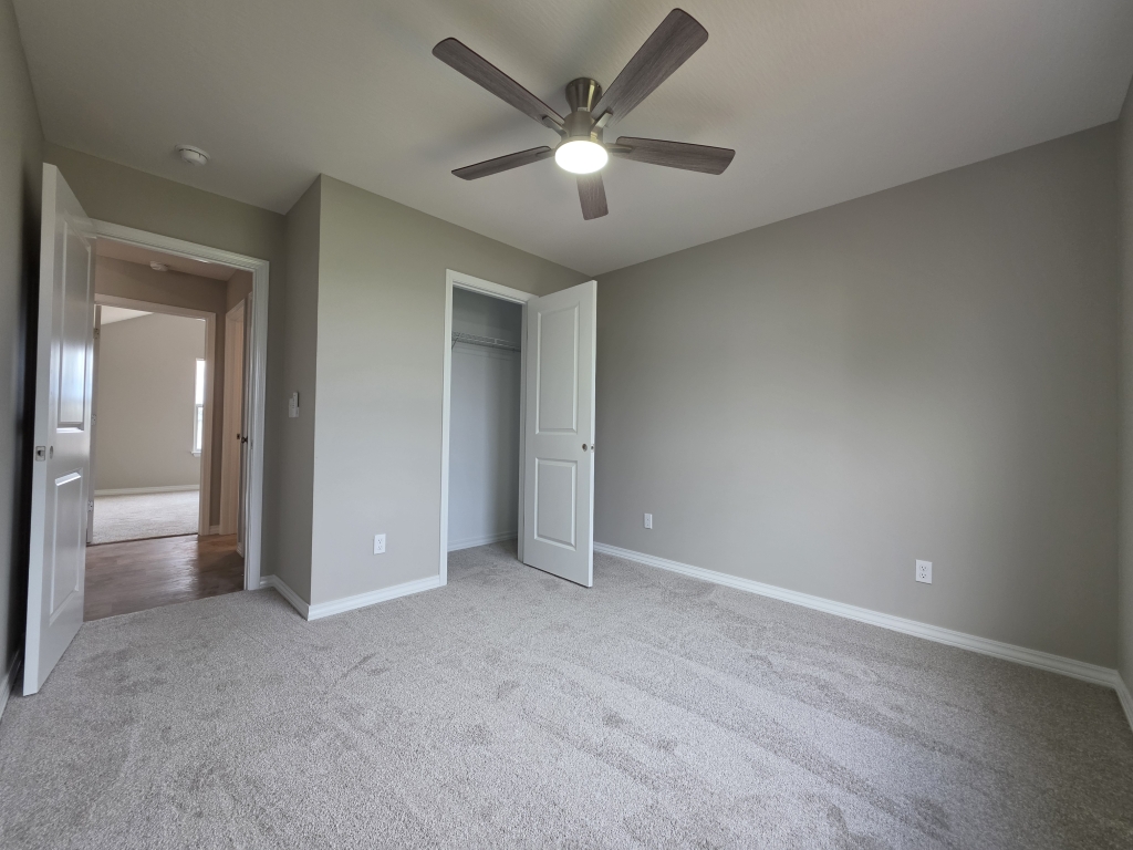 2607 W Summerset