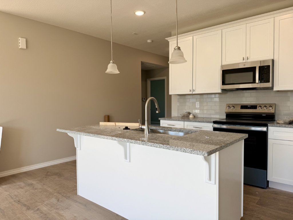 534 Columbine