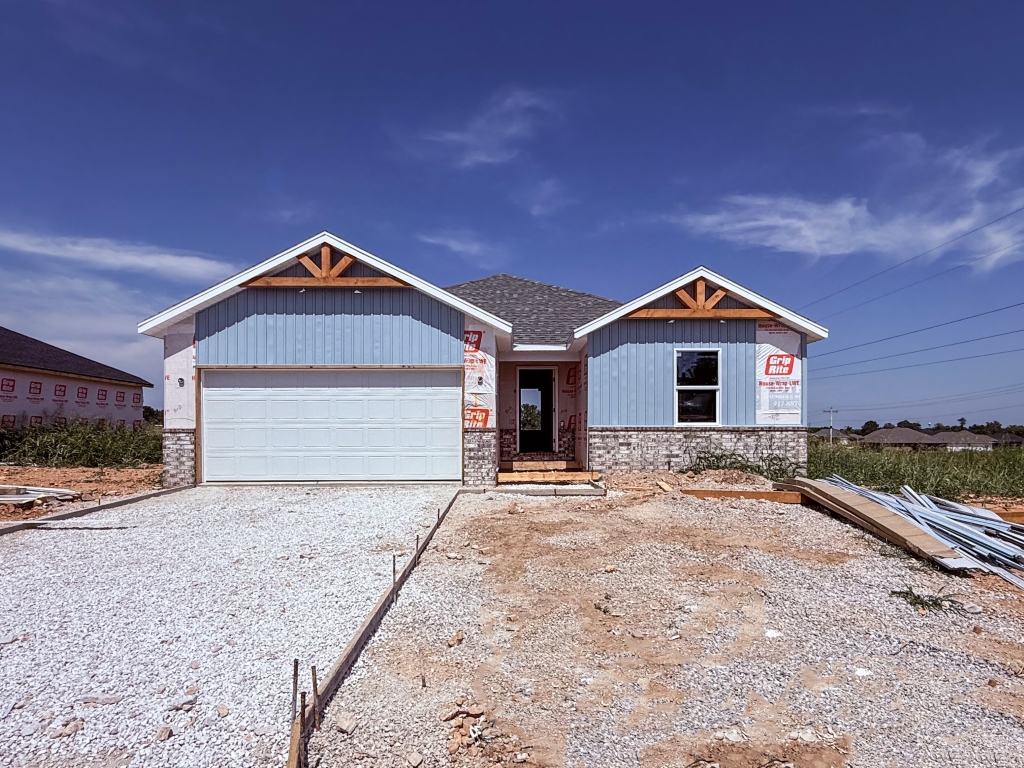 719 W Brook Hollow Rd