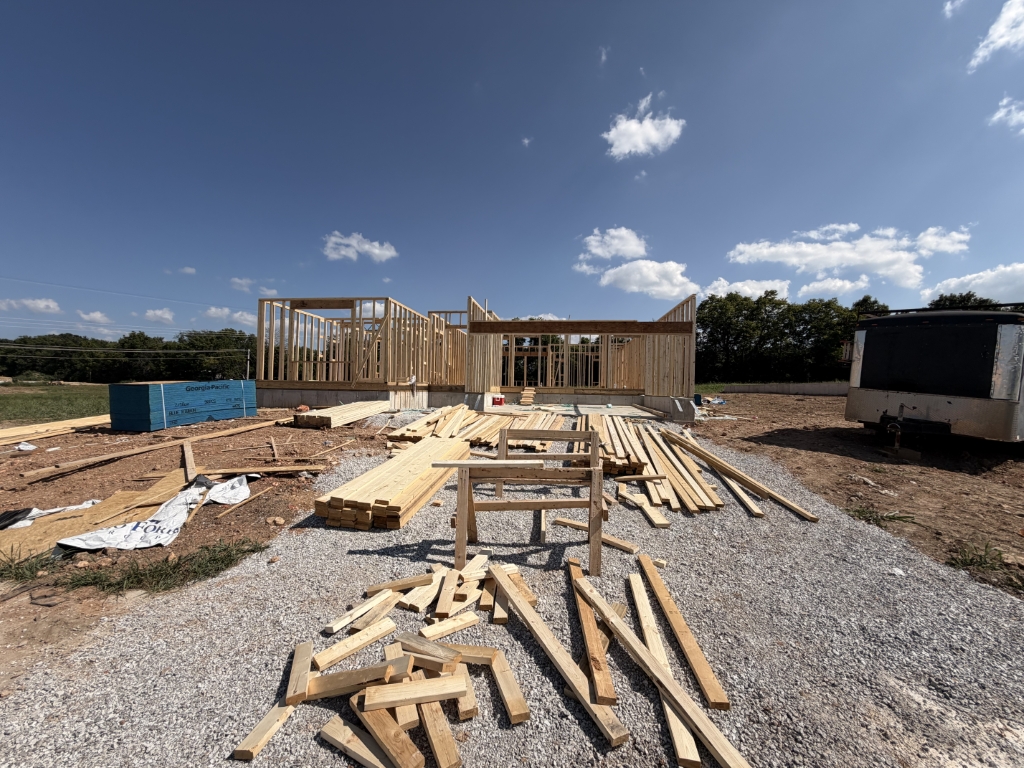 746 W Brook Hollow Rd
