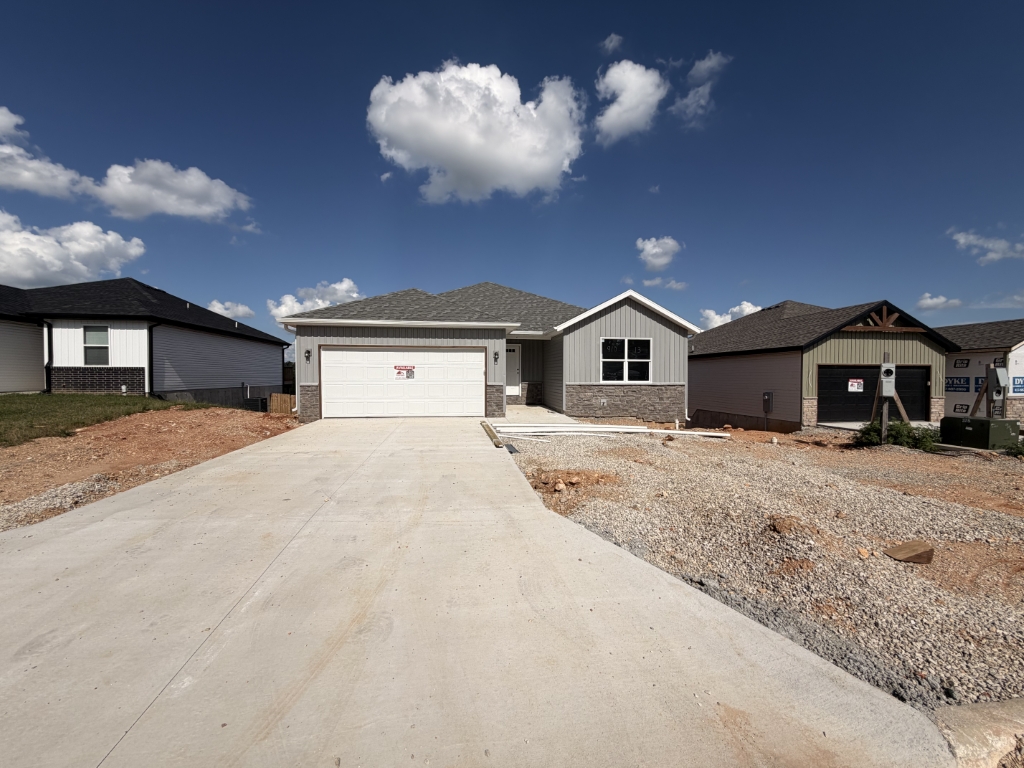 910 Shorthorn Ln