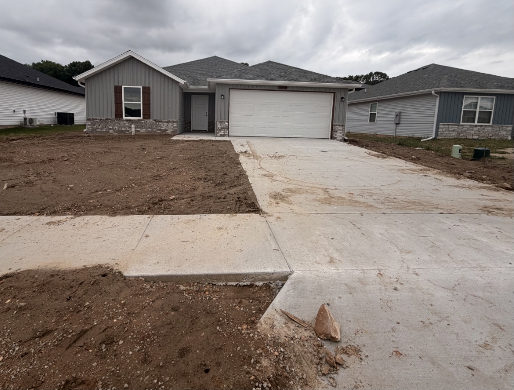 915 Shorthorn Ln (1) Flintrock Homebuilder, Home Builder Springfield MO 5.22.26
