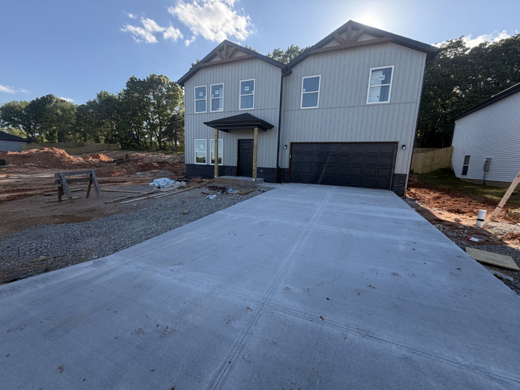 939 Holstein Ln