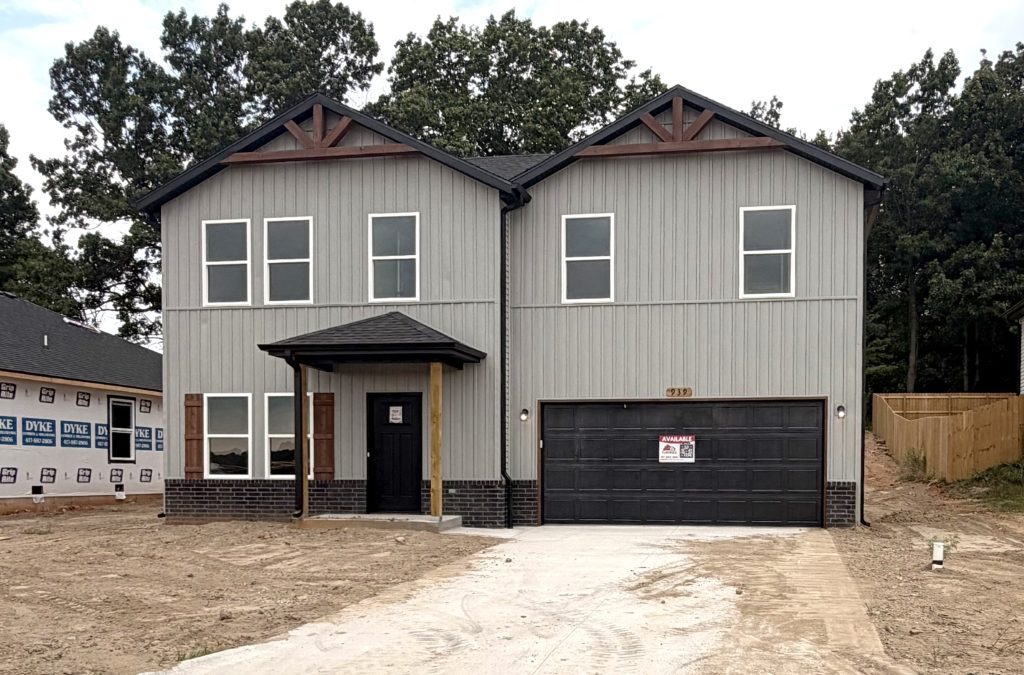 939 Holstein Ln