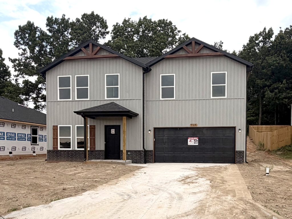 939 Holstein Ln